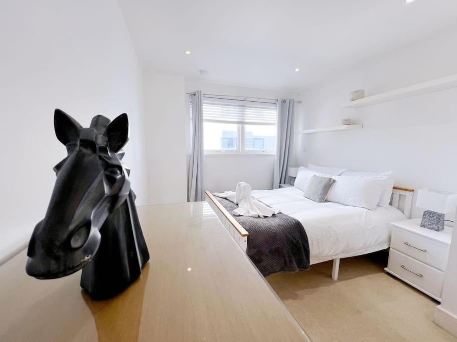 Stylish Seaview One-Bedroom Apt Swansea Ngoại thất bức ảnh