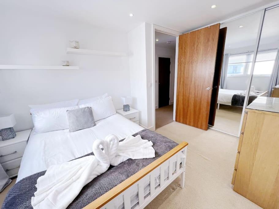 Stylish Seaview One-Bedroom Apt Swansea Ngoại thất bức ảnh