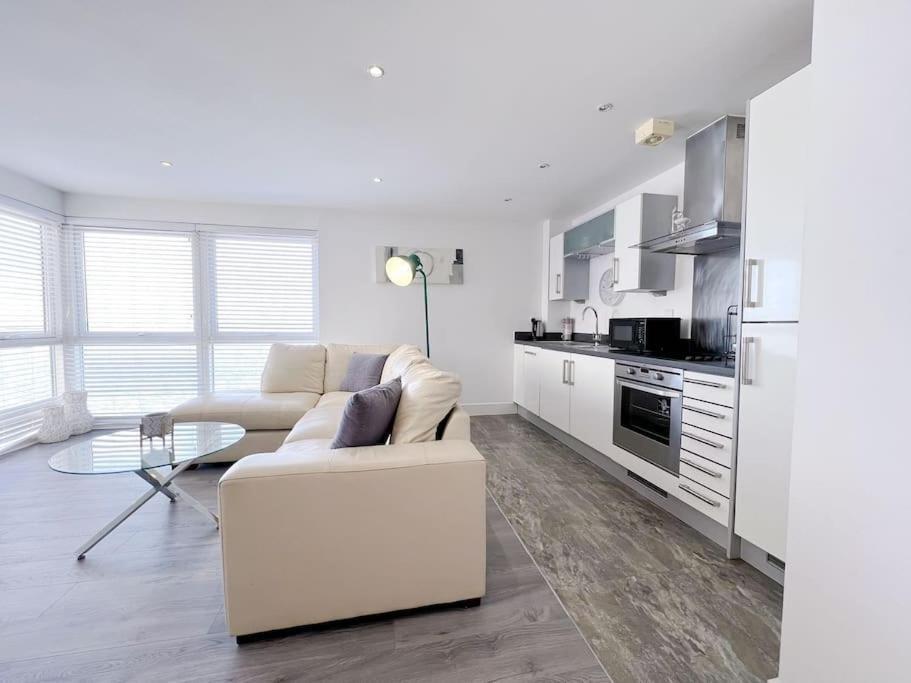Stylish Seaview One-Bedroom Apt Swansea Ngoại thất bức ảnh