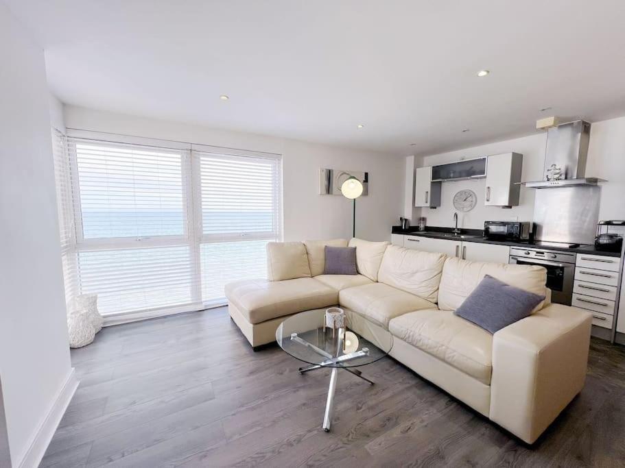 Stylish Seaview One-Bedroom Apt Swansea Ngoại thất bức ảnh